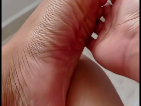 worship my feet, soles and toes close-up in 4k