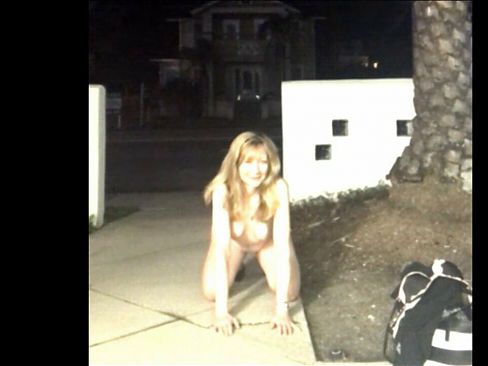 Public Paulina Stripping + Cumming in a Busy Street
